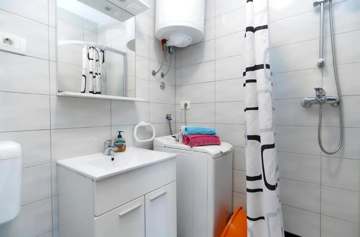 Apartment Lovely Flat Just Steps From The Beach Fazana