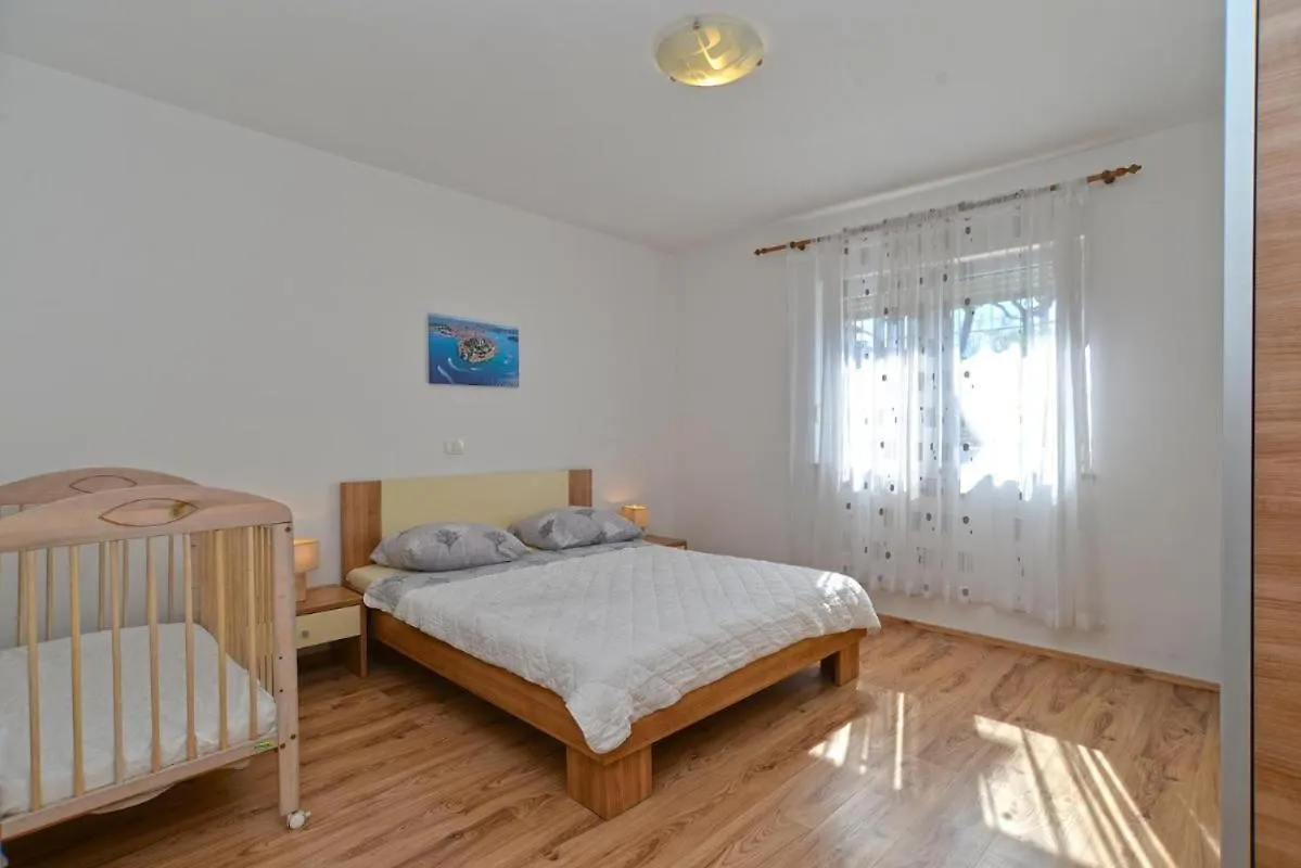 Lovely Flat Just Steps From The Beach Fazana Apartment