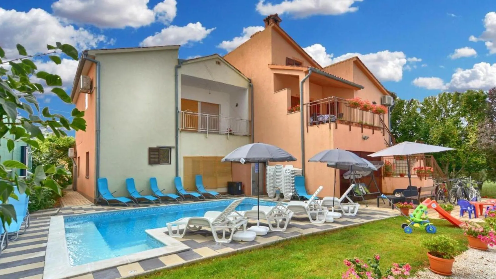 Lovely Flat Just Steps From The Beach Fazana Croatia